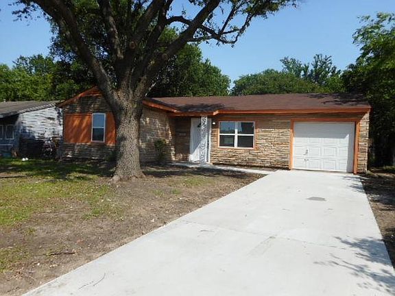 3rd image of 3628 Castle Hills Dr