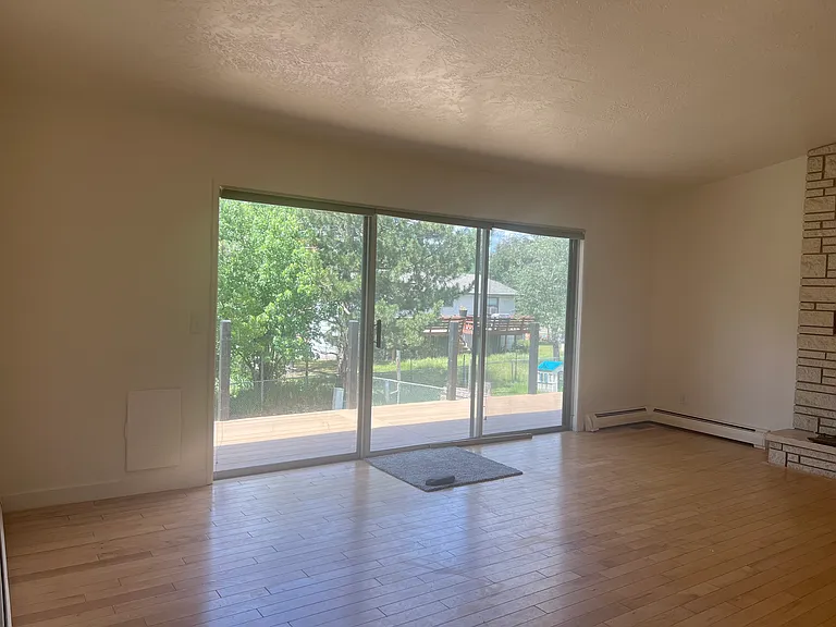 8 Columbine Rd — Photo 3