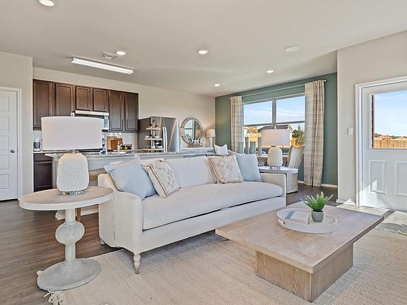 4th image of 2403 Pearl Ct