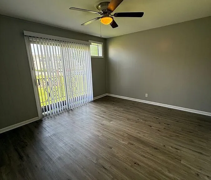 1708 Jennifer Road — Photo 37