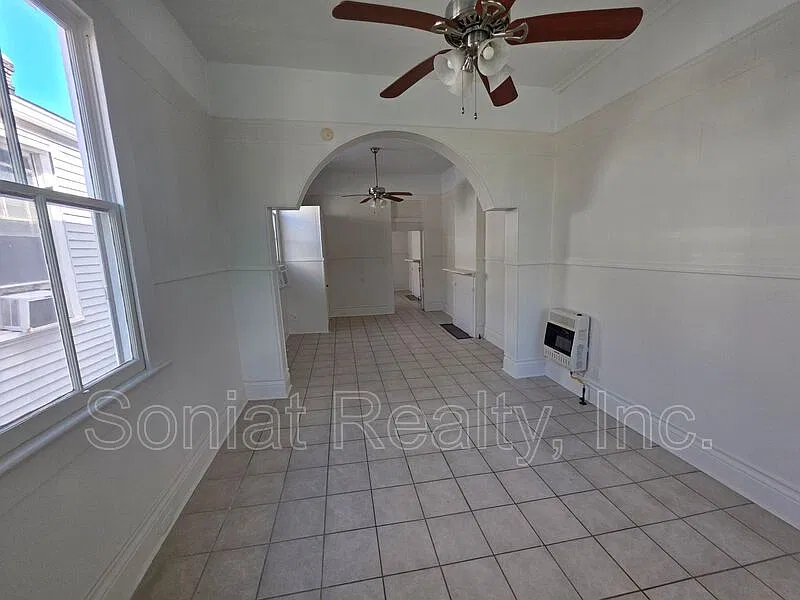 2 bed, 1.0 bath, 700 sqft, $1,025 — Photo 2