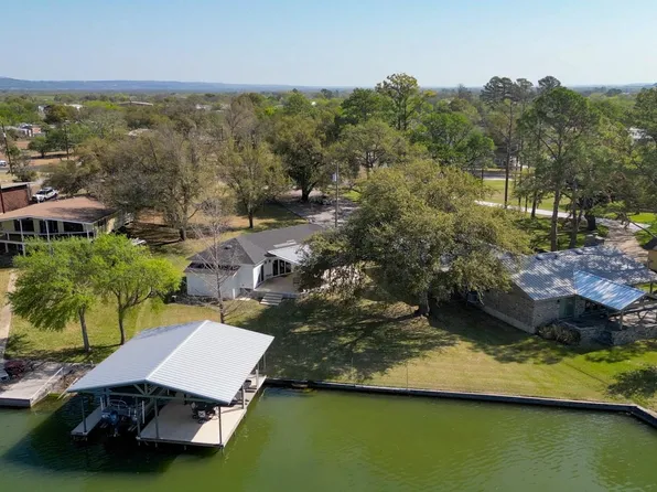 286 E Lakeshore Drive, Sunrise Beach, TX 78643