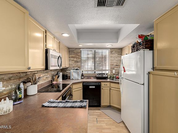 2nd image of 925 N COLLEGE Avenue #G126