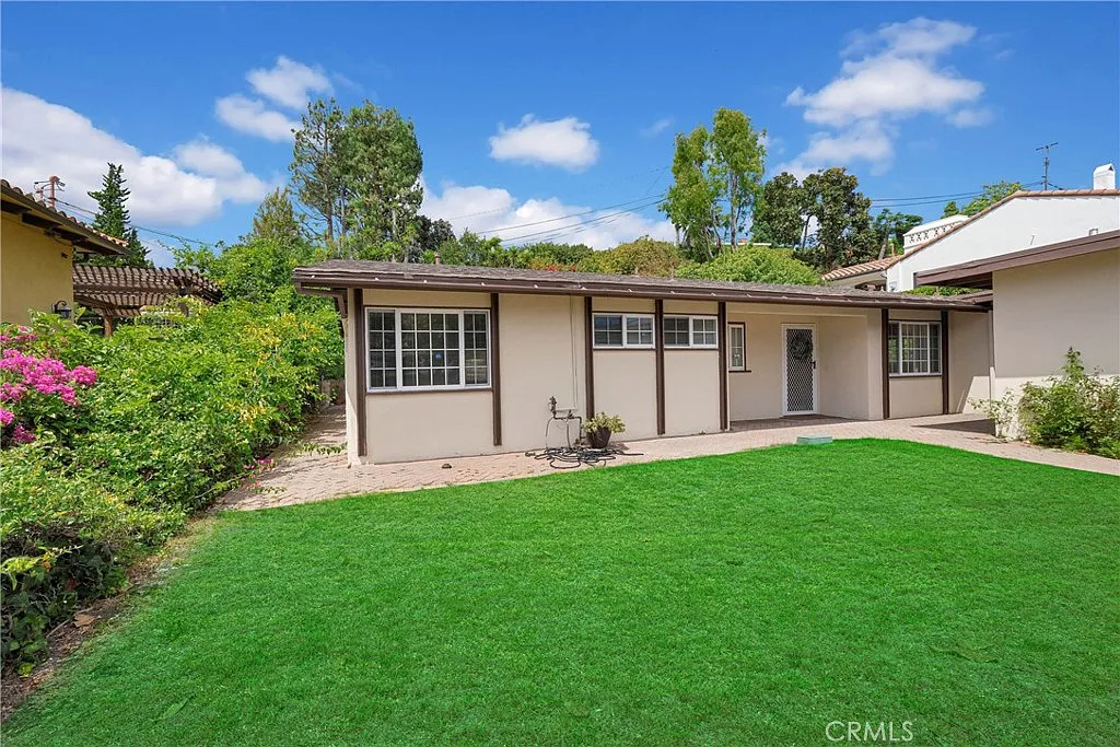 4 bed, 1806 sqft, $5,750 — Photo 2