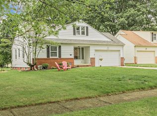 4843 S Sedgewick Rd, Lyndhurst, OH 44124