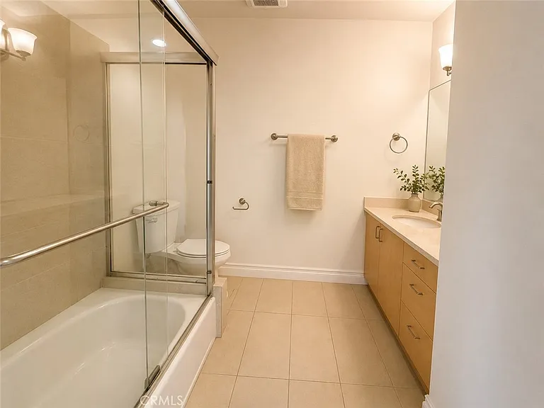 917 S New Hampshire Ave #315 — Photo 6