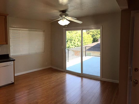 3rd image of 658 Arbutus Ave APT 3