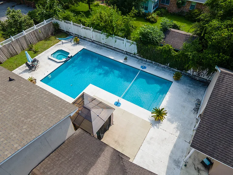 2114 Jerry Jones Dr — Photo 27