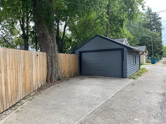 4th image of 619 E 49th St