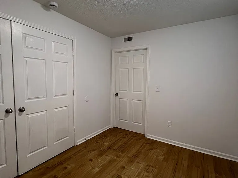 1723 W Kentucky St — Photo 35