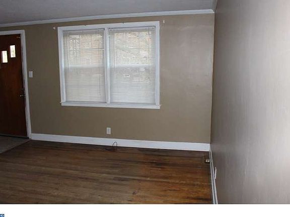 3rd image of 926 Dover Ave