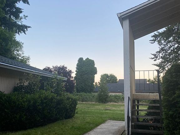 3rd image of 738-752 SE 148th Ave #443934F0A