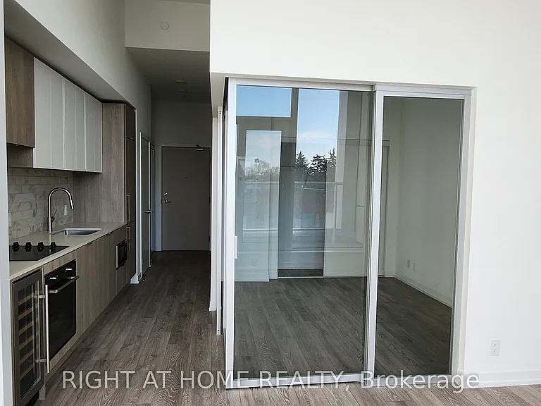 2020 Bathurst St #209 — Photo 3