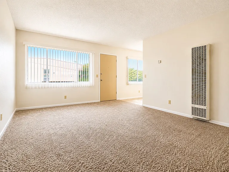 4363 Rialto St #6 — Photo 12