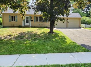 32 Saint James Ave, Enfield, CT 06082