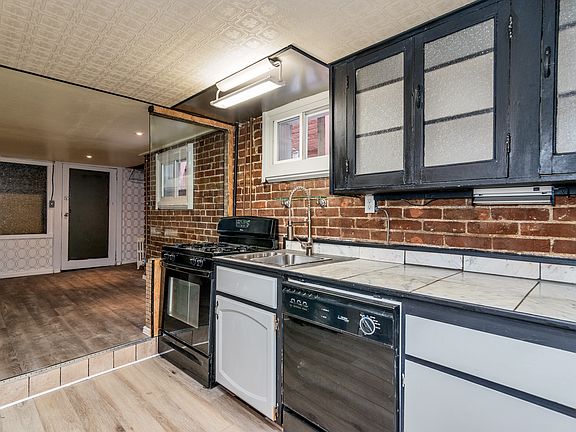 4th image of 123 S Pennsylvania St #10678155