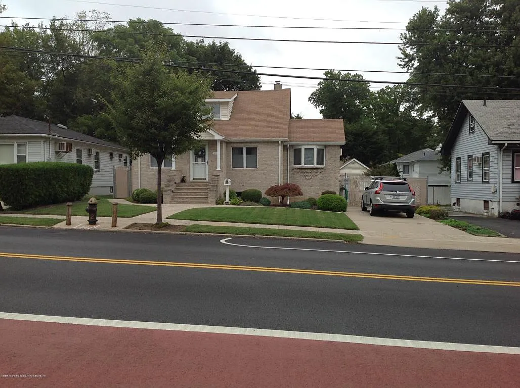 4273 Richmond Ave photo 1