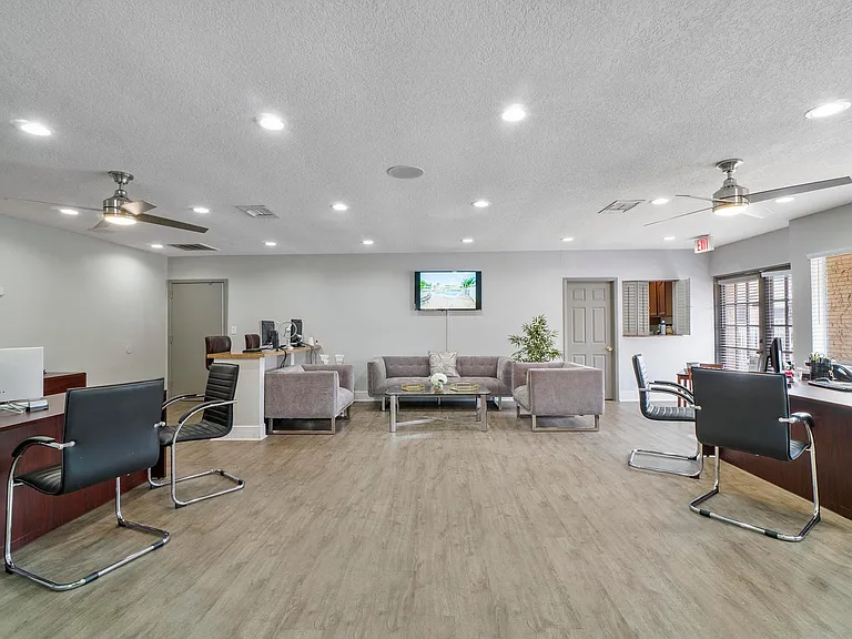 LEASING OFFICE