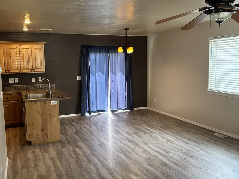 2075 Mary Dr — Photo 4