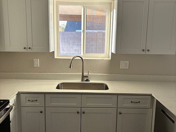 3rd image of 521 E San Pedro Ave