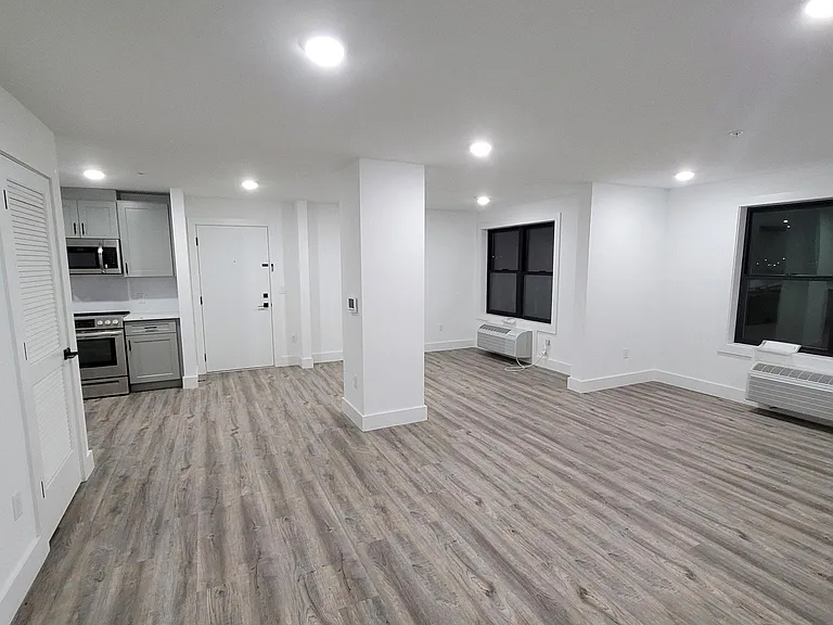 242 Spring St #2 — Photo 38