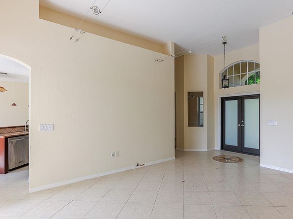 4th image of 5200 NW 64th Terrace
