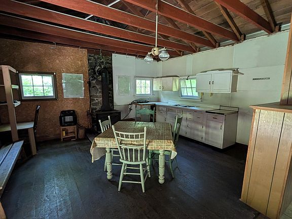 5th image of 476 Flower Rd