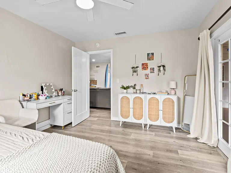 5059 Campanile Dr — Photo 10