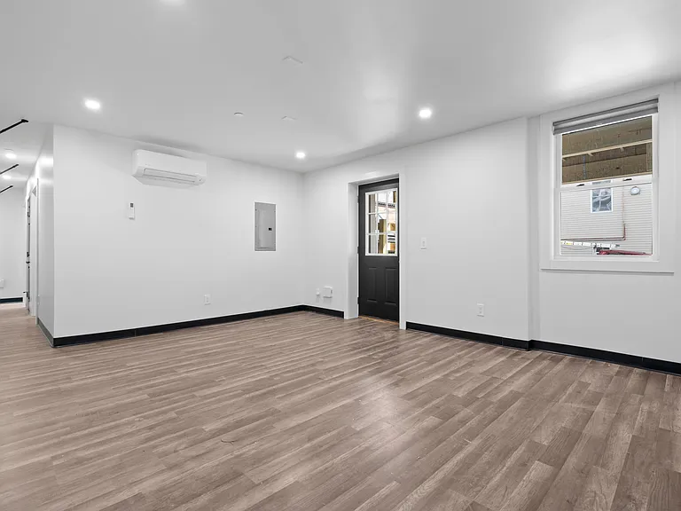 158 Pleasant St #2 — Photo 5