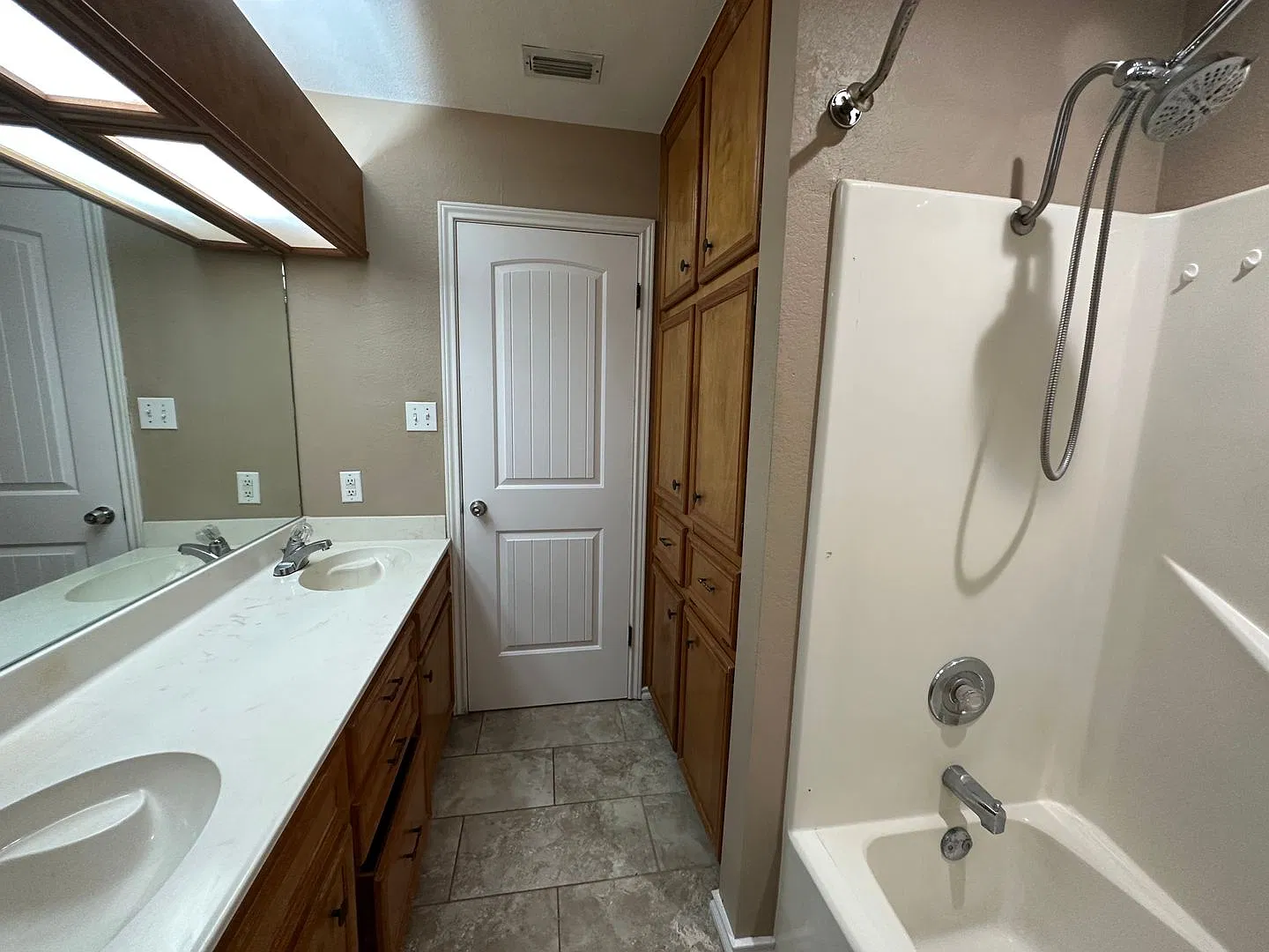 4525 Wapentate - 3/Bed 2/Bath - $1925/month — Photo 3