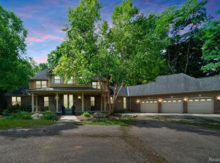 8221 Foster Rd, Clarkston, MI 48346