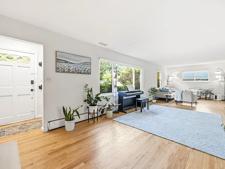 48 Jefferson Ave — Photo 4