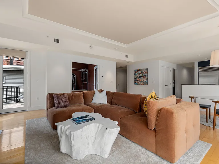 50 Fleet St #402 — Photo 3