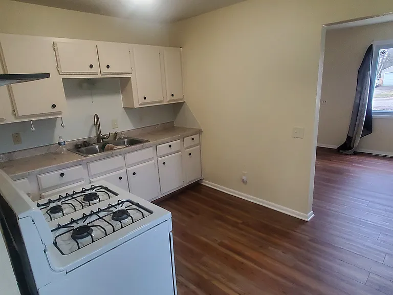5740 Missouri Ave — Photo 6