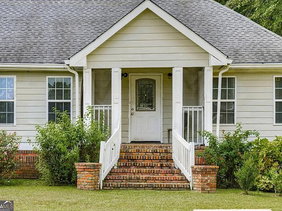 2nd image of 3020 Woodridge Ct