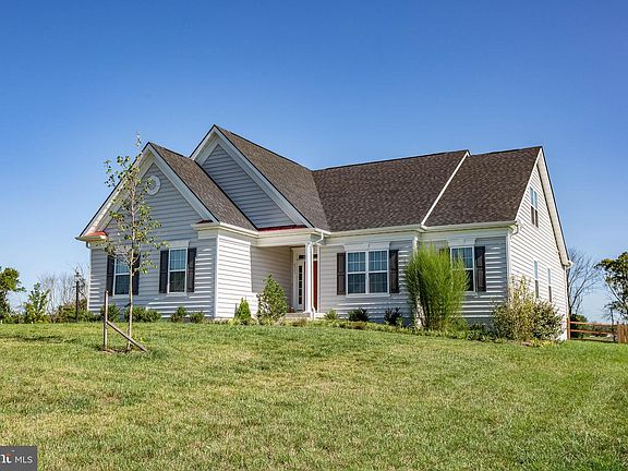 3rd image of 8503 Sawtooth Ln
