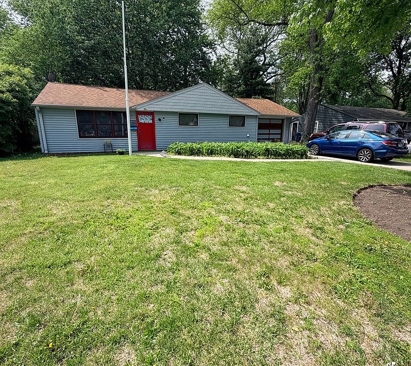2nd image of 610 N Evanslawn Ave