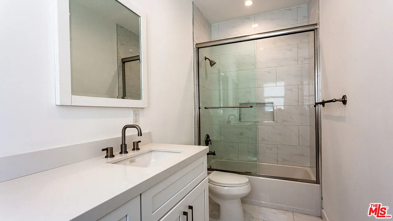 3 bed, 3.0 bath, 1793 sqft, $3,600 — Photo 4