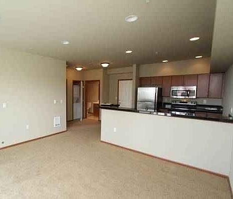 3rd image of 1 St Helens Ave APT 201