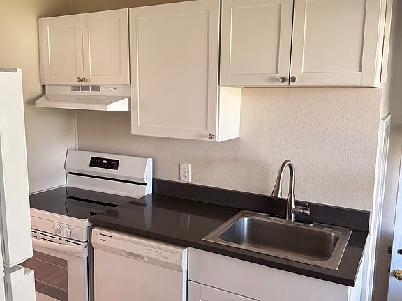 5th image of 1520 Mahan Ave