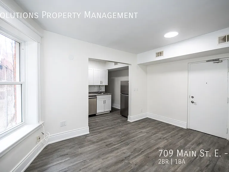709 Main St E #2 — Photo 8