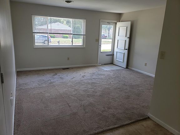 5th image of 2402 Saint Andrews Dr