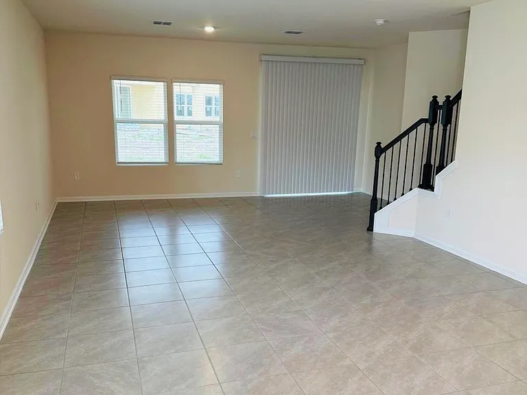 586 Coastline Way — Photo 2