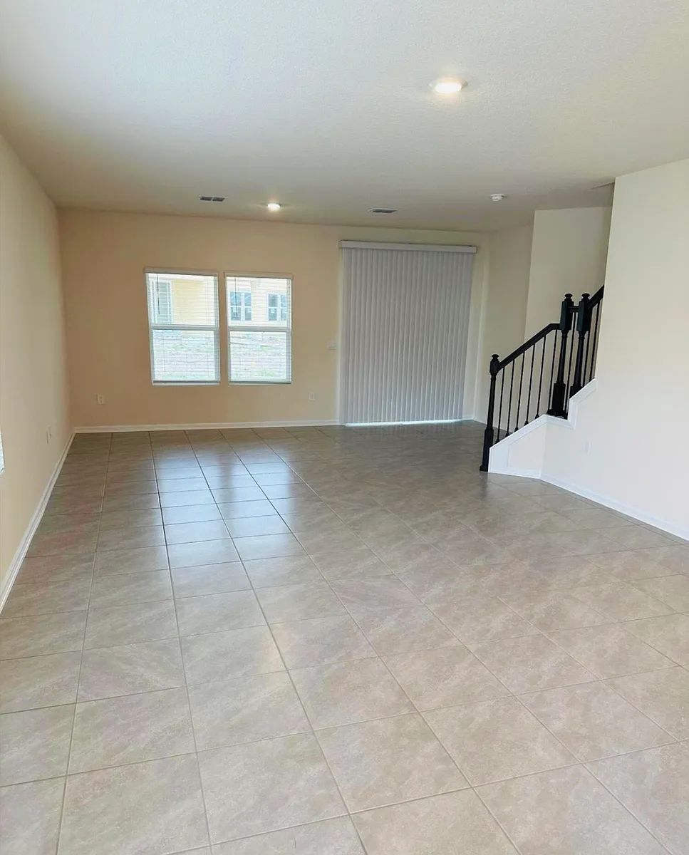 Building Photo - 586 Coastline Way