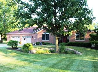 2670 E Maple Dr, Bluffton, IN 46714