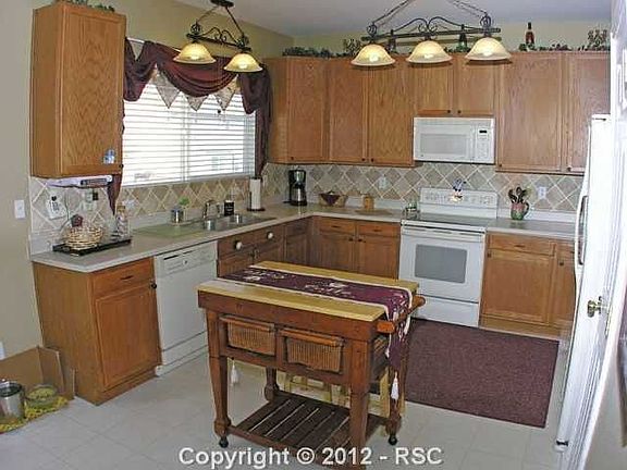 3rd image of 2018 Woodpark Dr