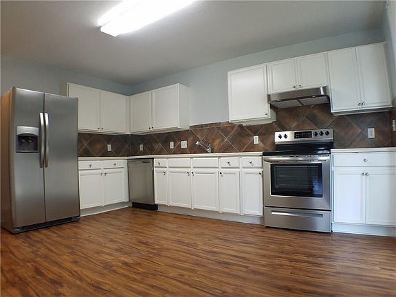 3rd image of 5508 S Hearsey Dr