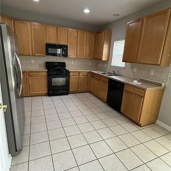 1667 Overview Cir — Photo 9