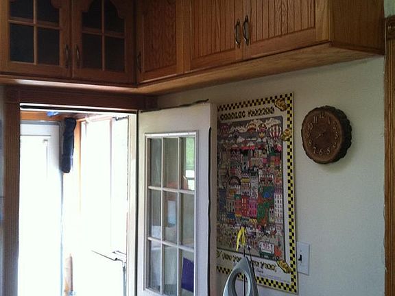 5th image of 2704 Heath Ave