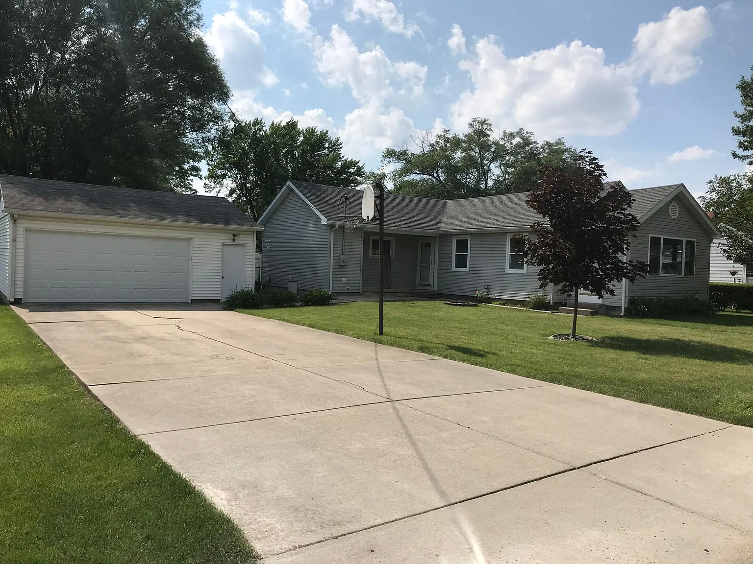 132 Baldwin Ave photo 1